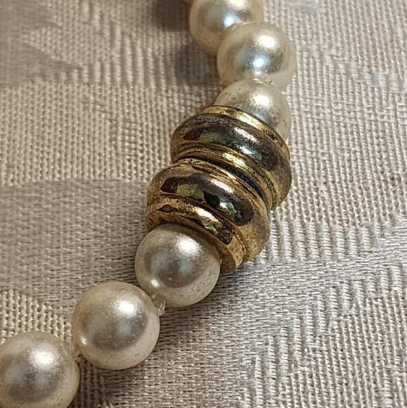 Vintage 70s Classic Faux Glass Pearl Long Necklace - Picture 10 of 11